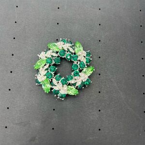 Vintage Green Rhinestone Wreath Brooch Pin Unisex Adults
